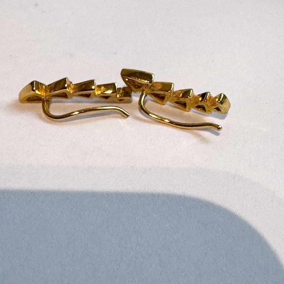 ✨ Stylish Vintage Climbers Gold Plated with Pave Crystals Earrings ✨ - Picture 8 of 16